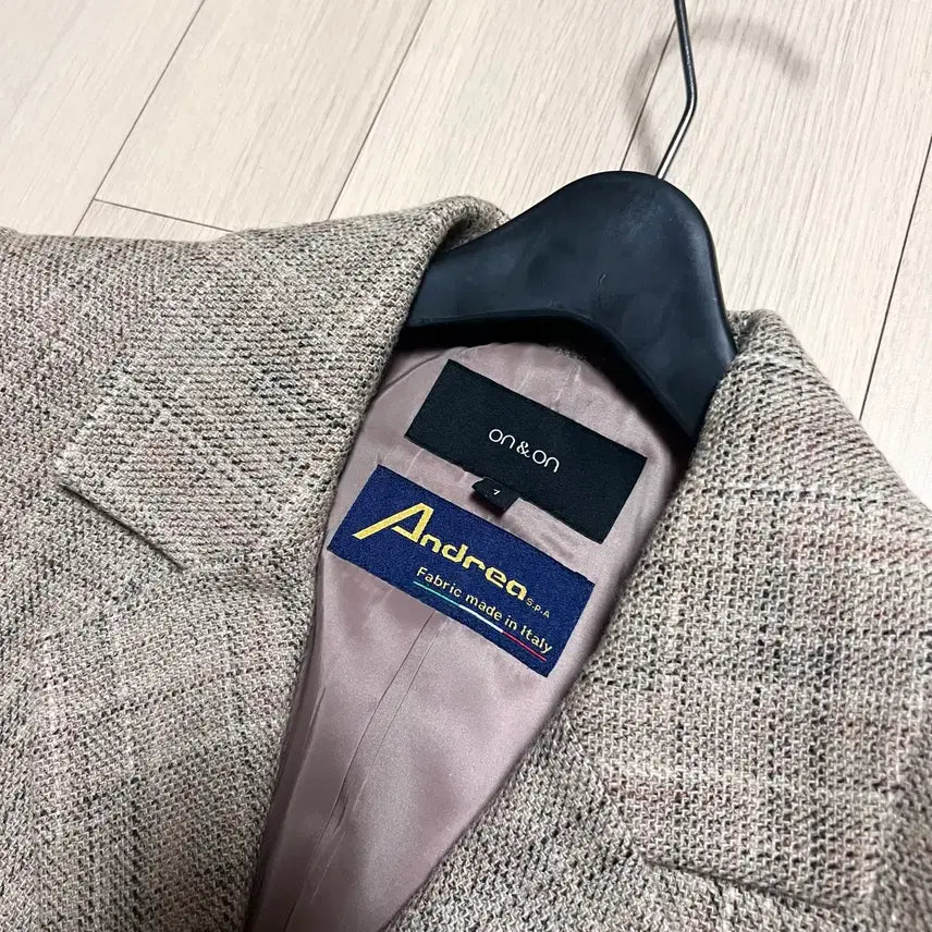[BUNJANG] On&amp;On Wool Blend Single Jacket - Beige / 21년 온앤온 이태리소재 울 혼방 아웃포켓 싱글 자켓 베이지올드머니룩정장