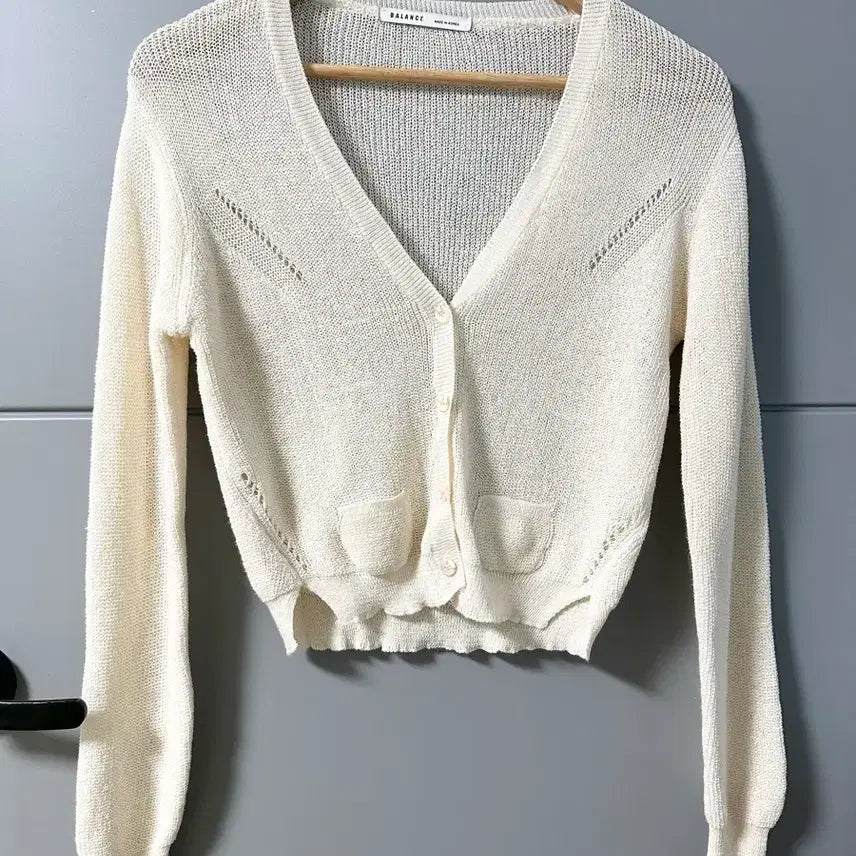 [BUNJANG] BALANCE Ivory V-Neck Cardigan / BALANCE 아이보리 브이넥 가디건
