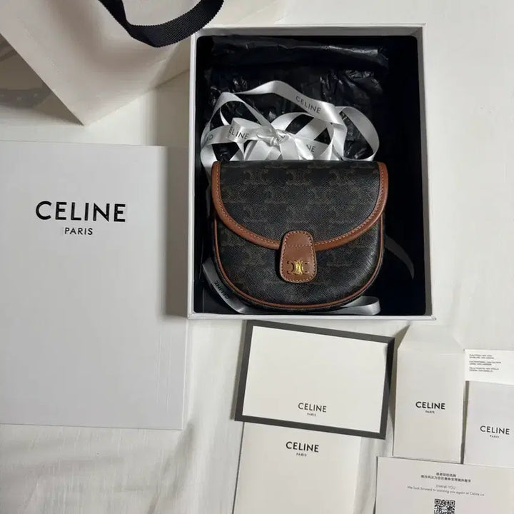 [SOLD OUT] 셀린느(CELINE) 미니 베사체 트리옹프 캔버스 &amp; 카프스킨