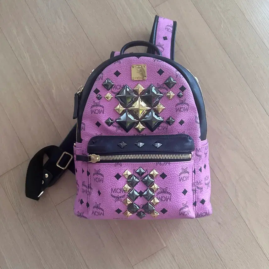 [BUNJANG] MCM Visetos Stud Backpack / MCM 비세토스 스터드백팩 (정품)