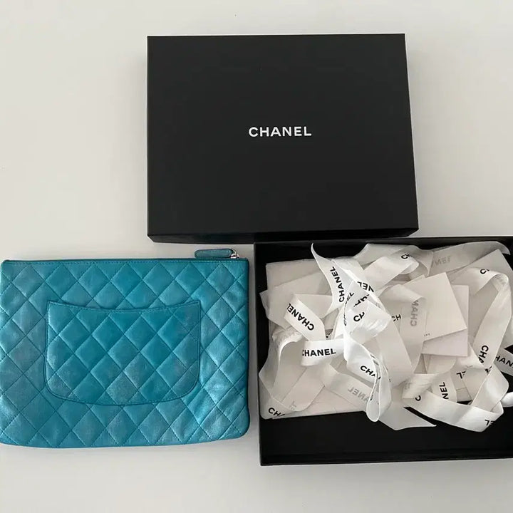 [BUNJANG] Chanel Classic Clutch Medium Gradient Limited Edition / 샤넬 클래식 클러치 미듐 그라데이션 한정판