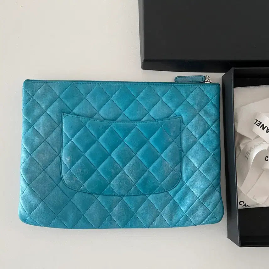 [BUNJANG] Chanel Classic Clutch Medium Gradient Limited Edition / 샤넬 클래식 클러치 미듐 그라데이션 한정판