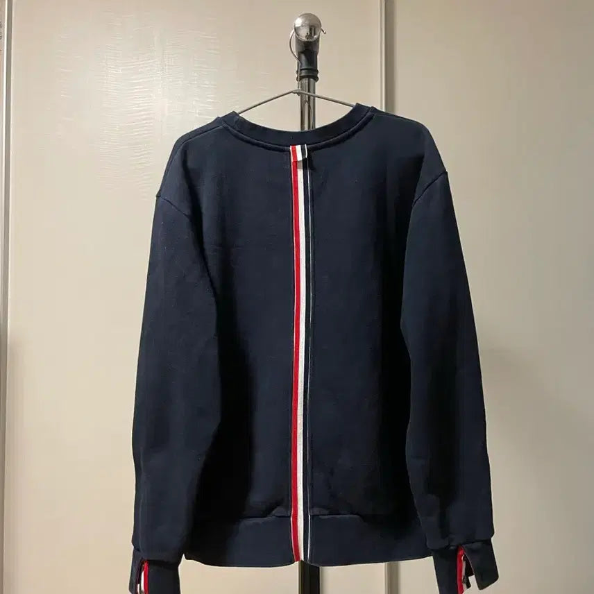 [SOLD OUT] 톰브라운 백삼선 맨투맨