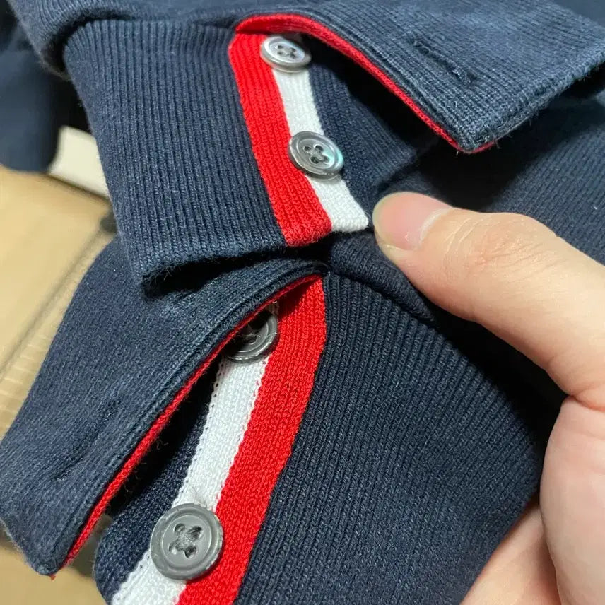 [SOLD OUT] 톰브라운 백삼선 맨투맨