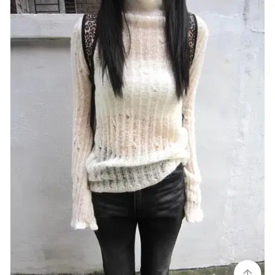 [BUNJANG] White Knit Top / 흰색 상의