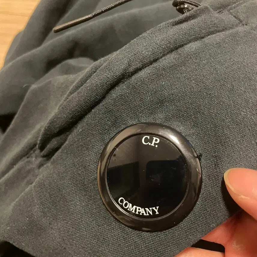 [BUNJANG] CP Company Black Hoodie / CP컴퍼니 블랙 후드티