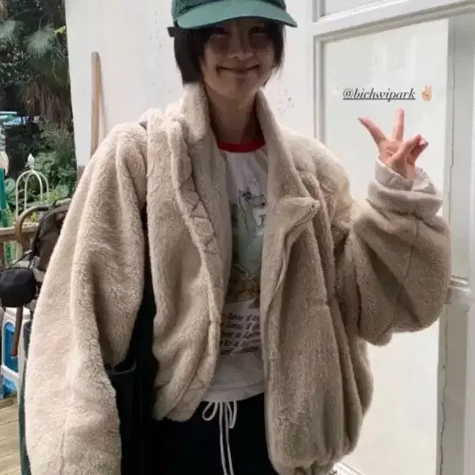 [BUNJANG] TheBarnett Crop Eco Shearling Jacket / 더바넷 크롭 에코 시어링 자켓