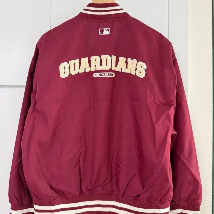 [SOLD OUT] 새상품 MLB 박시 봄버 자켓