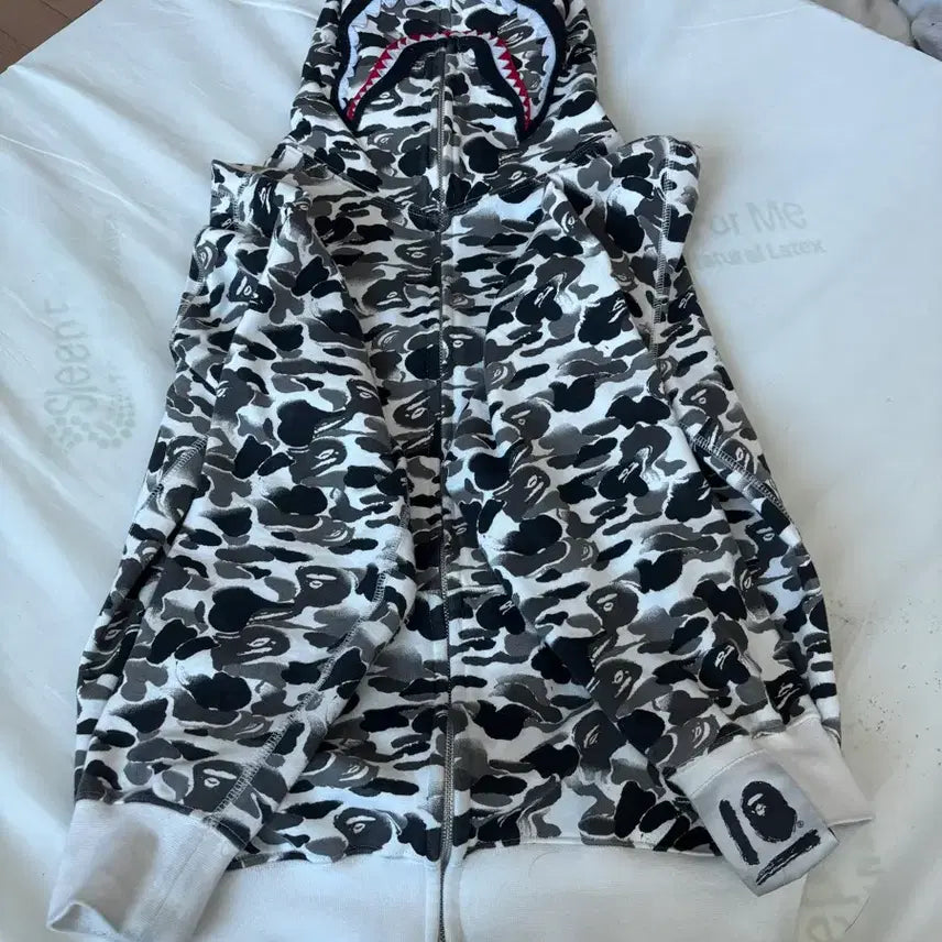 [SOLD OUT] 베이프 샤크 후드 m