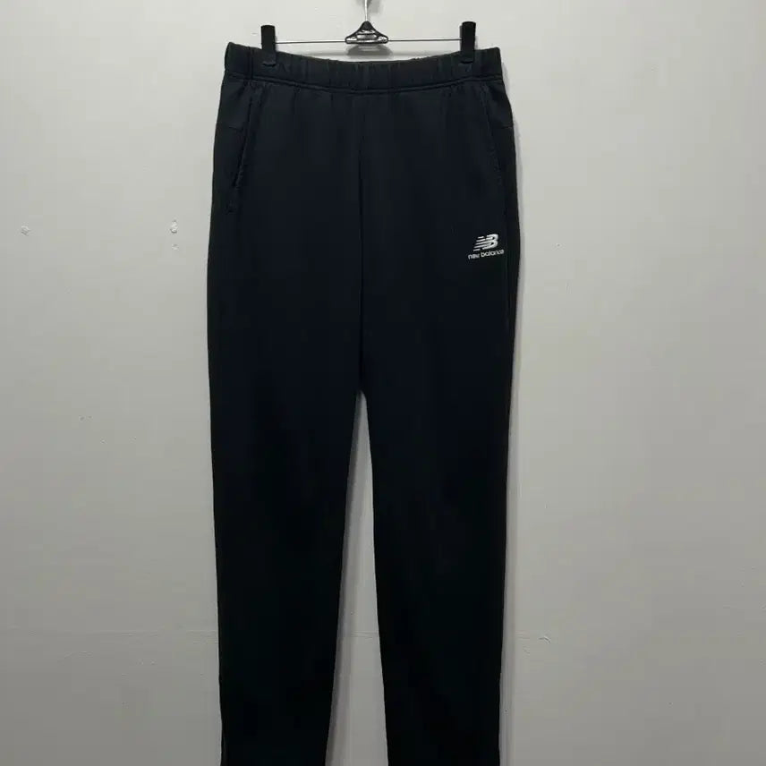 [BUNJANG] New Balance Black Training Pants L / 뉴발란스 블랙 트레이닝 바지 L