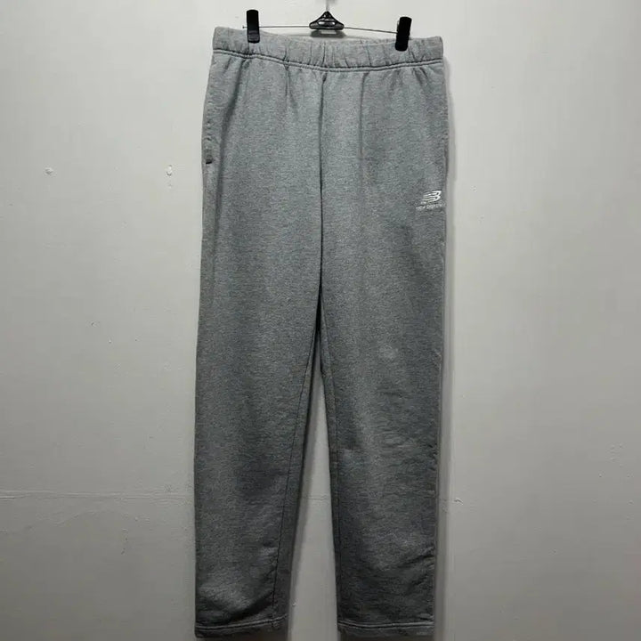 [BUNJANG] New Balance Grey Training Pants 100 / 뉴발란스 회색 트레이닝 바지 100