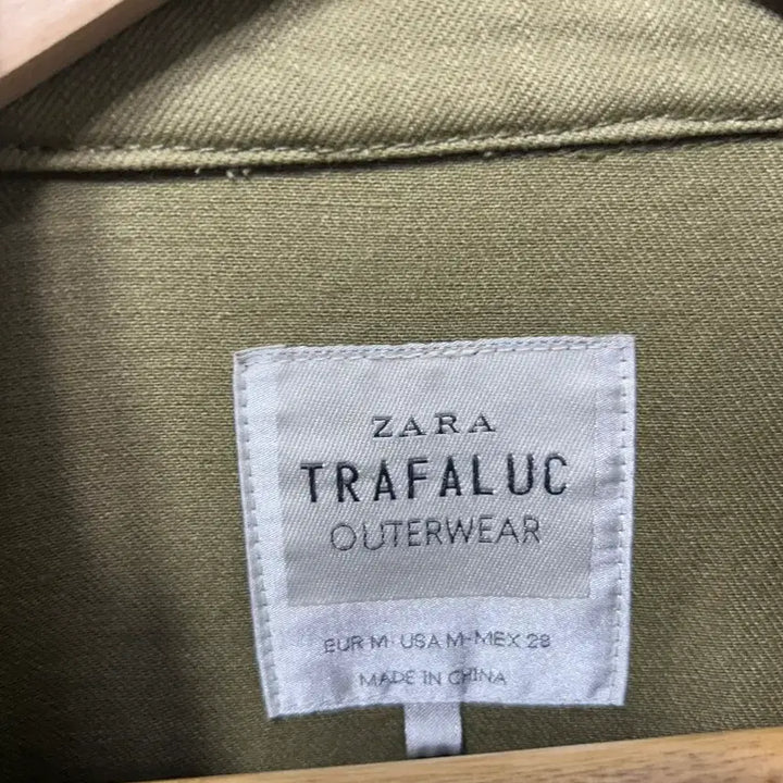 [SOLD OUT] 자라 F 트라잘룩 카키색 후드 야상 점퍼