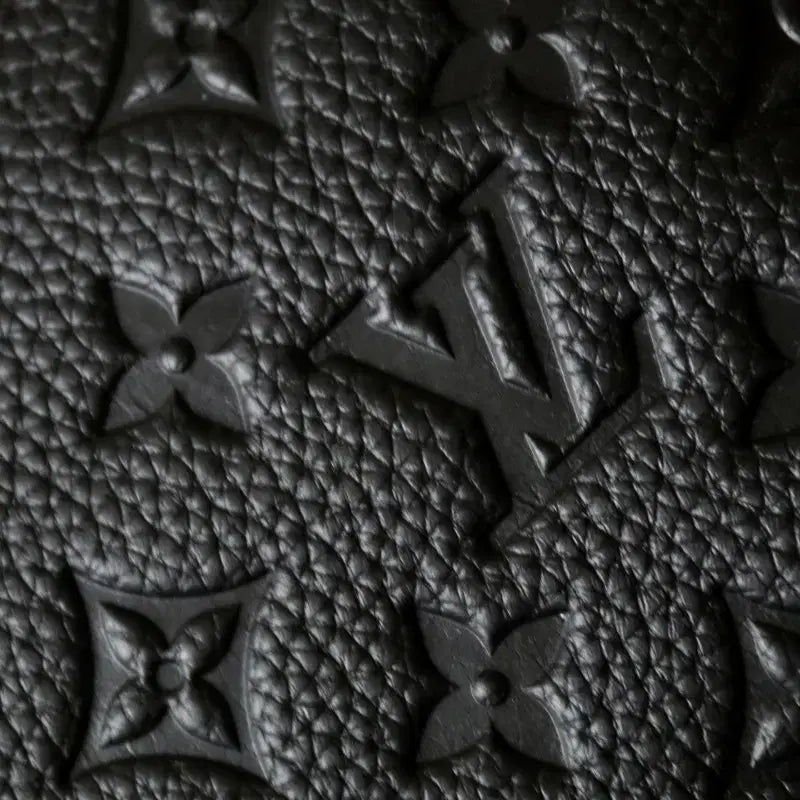 [BUNJANG] Louis Vuitton Embossed Pouch Black / 루이비통 엠보스 파우치 블랙