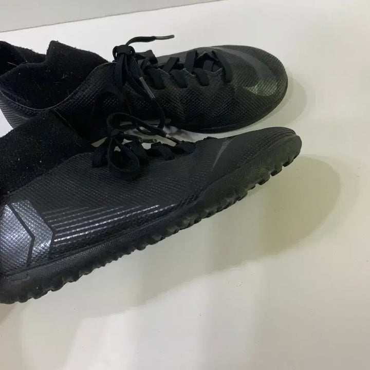 [BUNJANG] Nike Futsal Shoes 230 / 나이키풋살화230