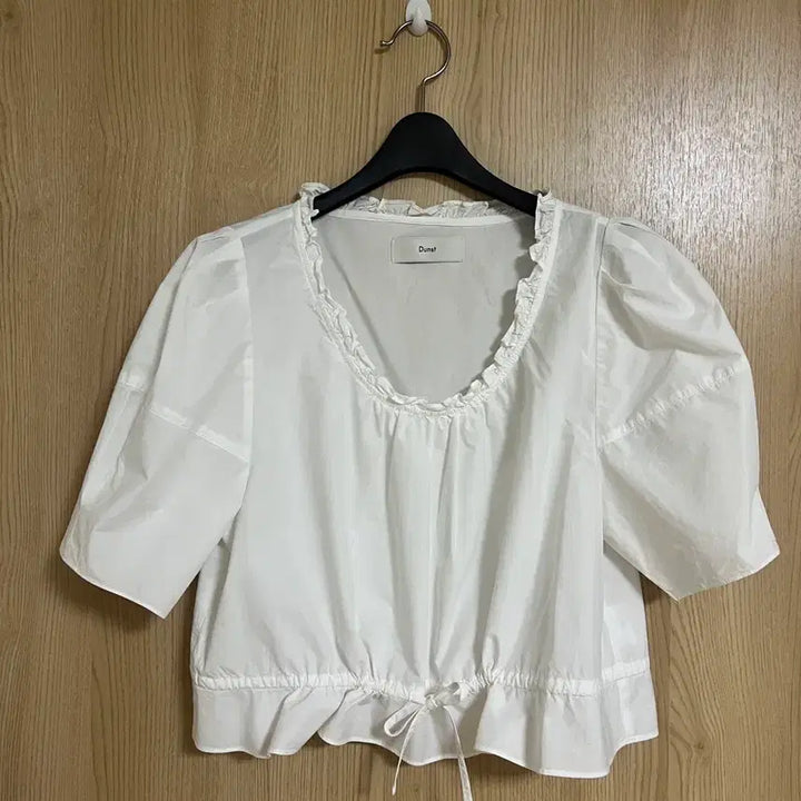 [SOLD OUT] Dunst 던스트 반팔 블라우스