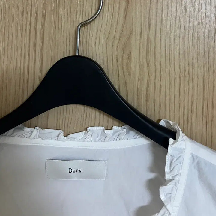 [SOLD OUT] Dunst 던스트 반팔 블라우스