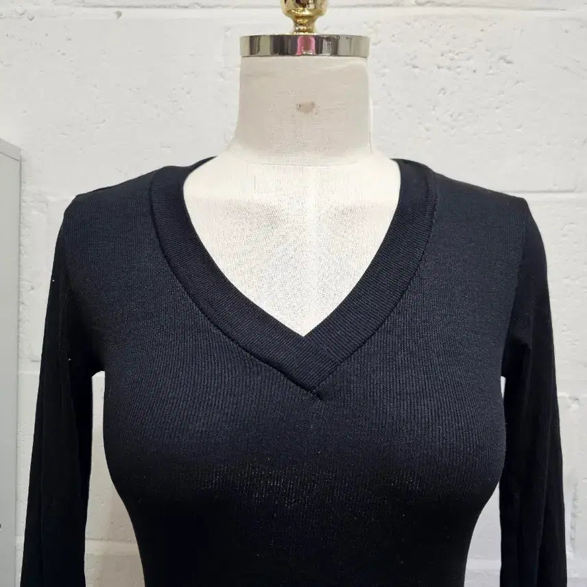 [SOLD OUT] 브이넥 골지 긴팔- 블랙