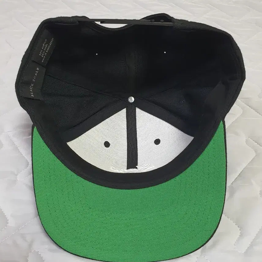 [SOLD OUT] 블랙스케일 스냅백 모자