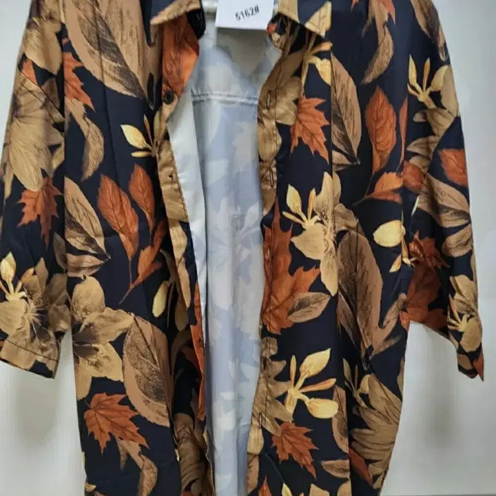 [BUNJANG] Hawaiian Shirt and Black T-shirts Bundle / 하와이안 셔츠 2장 폴햄 반팔티 1장 일괄