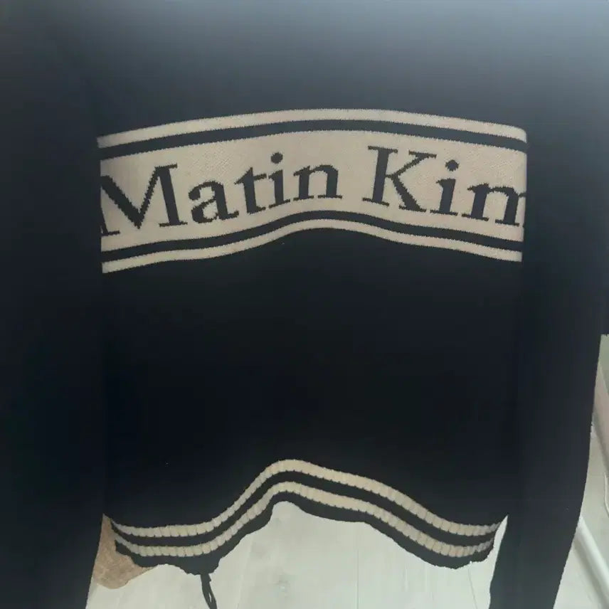 [BUNJANG] Matinkim Black Knit Cardigan / 마뗑킴 블랙 니트 가디건