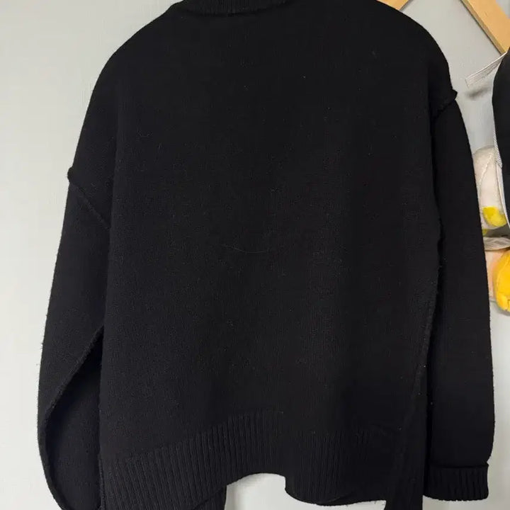 [BUNJANG] 아미 25FW 남성 빅 하트로고 울 가디건 블랙 UKC367 018 00 / 아미 25FW 남성 빅 하트로고 울 가디건 블랙 UKC367 018 00