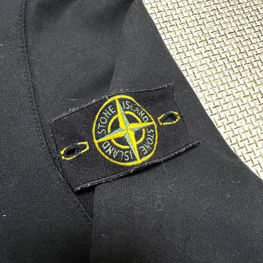 [BUNJANG] Stone Island Black Sweatshirt L / [L/당일배송] 스톤아일랜드 블랙 맨투맨