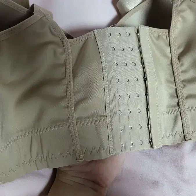[BUNJANG] Beige Bra / 75E컵  /34E컵 8단 후크 베이지 브라