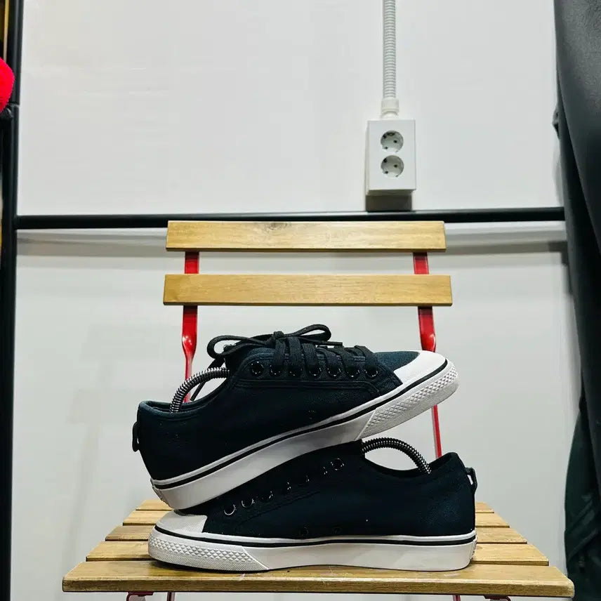 [SOLD OUT] 250) 아디다스 운동화 남녀공용 신발 니짜 트레포일 블랙