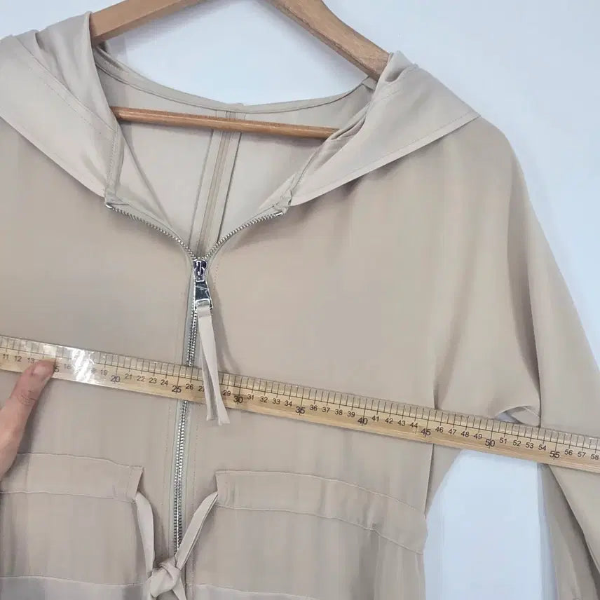 [BUNJANG] Beige Hooded Open Front Dress / 베이지 후드 지퍼 오픈형 원피스