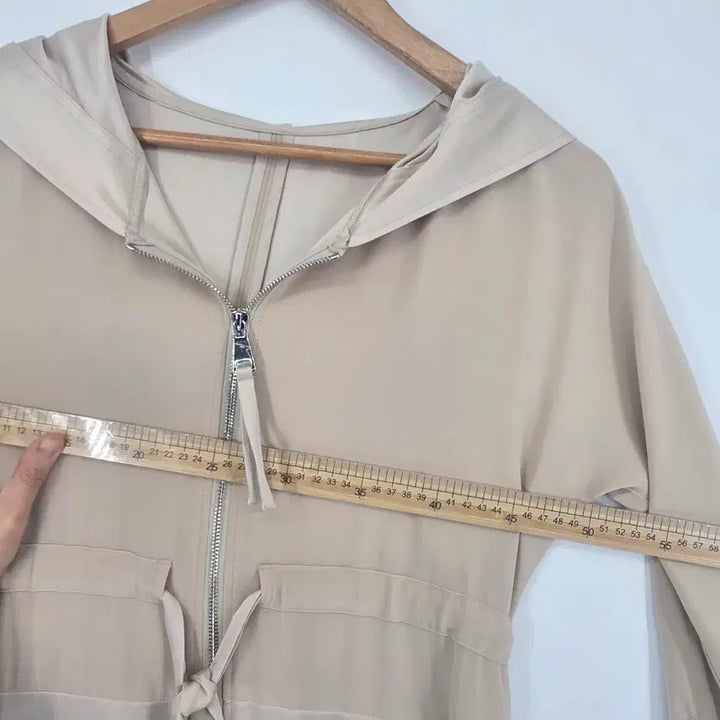 [BUNJANG] Beige Hooded Open Front Dress / 베이지 후드 지퍼 오픈형 원피스