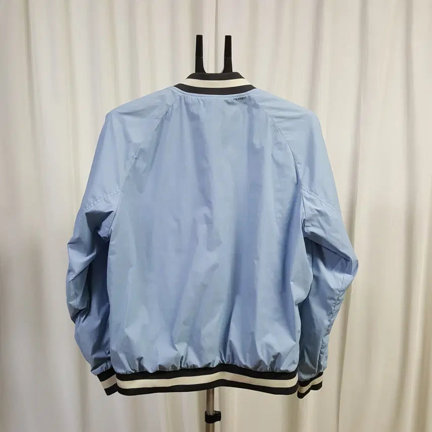 [SOLD OUT] 디스커버리 남성 바람막이 105 오일장