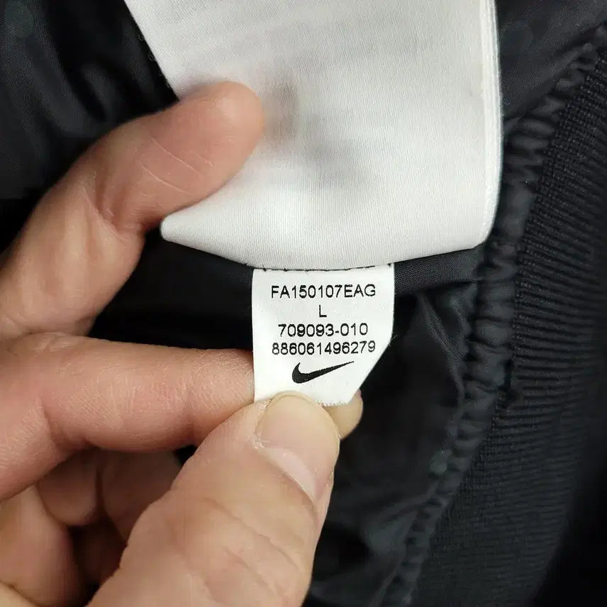 [BUNJANG] Nike Black Arm Pocket Inner Dot Pattern Padded MA-1 Bomber Jacket - L / 나이키 블랙 암포켓 이너도트패턴 폴리필 패디드 항공점퍼 마원 MA1 L