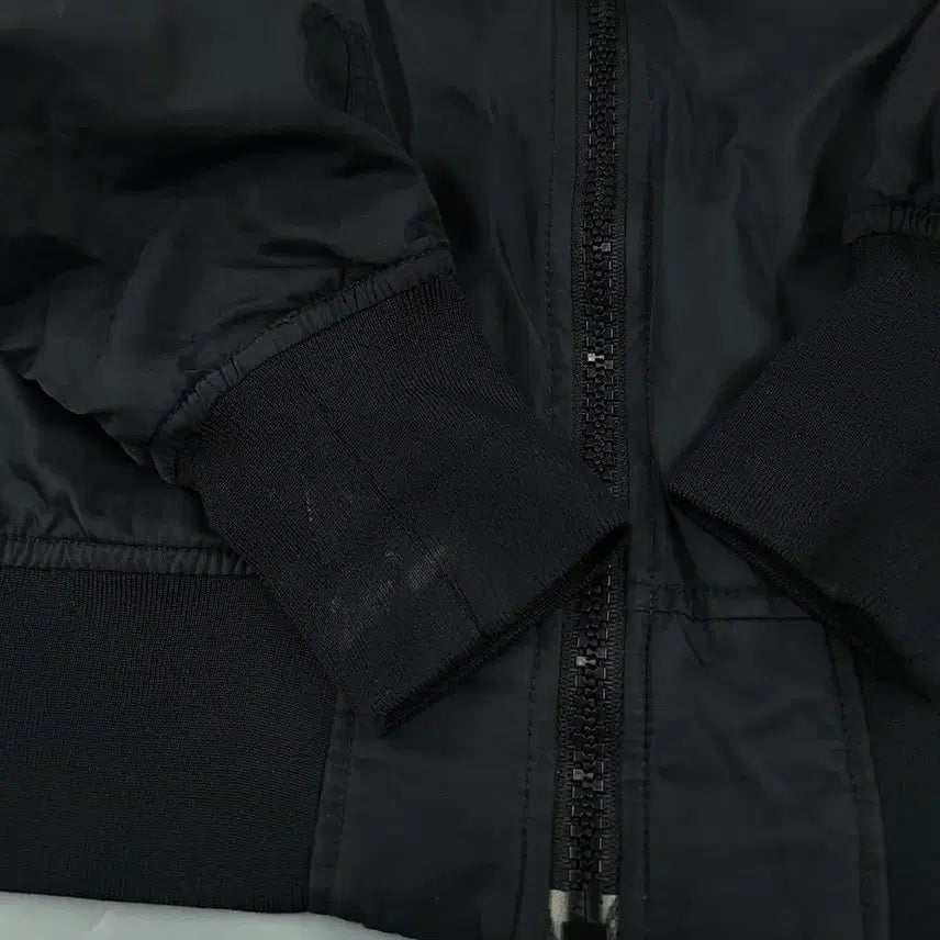 [BUNJANG] Nike Black Arm Pocket Inner Dot Pattern Padded MA-1 Bomber Jacket - L / 나이키 블랙 암포켓 이너도트패턴 폴리필 패디드 항공점퍼 마원 MA1 L