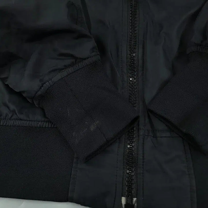 [BUNJANG] Nike Black Arm Pocket Inner Dot Pattern Padded MA-1 Bomber Jacket - L / 나이키 블랙 암포켓 이너도트패턴 폴리필 패디드 항공점퍼 마원 MA1 L