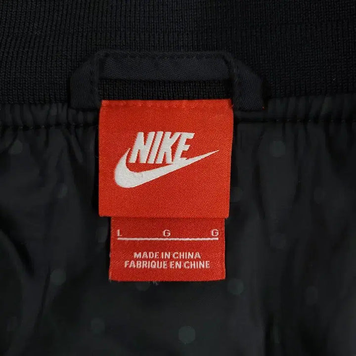 [BUNJANG] Nike Black Arm Pocket Inner Dot Pattern Padded MA-1 Bomber Jacket - L / 나이키 블랙 암포켓 이너도트패턴 폴리필 패디드 항공점퍼 마원 MA1 L