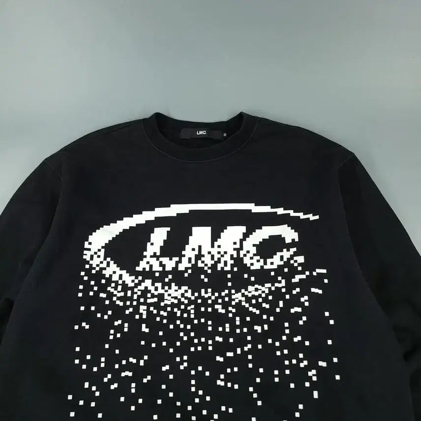 [BUNJANG] LMC Pixel Pattern Cotton Sweatshirt / LMC 엘엠씨 블랙 화이트 빅로고 픽셀패턴 기모 코튼 맨투맨 티셔츠 L
