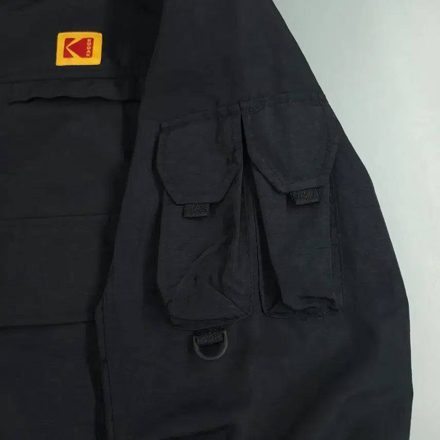 [SOLD OUT] 코닥 블랙 체스트로고 체스트포켓 캥거루포켓 암포켓 반집업 하프집업 히든지
