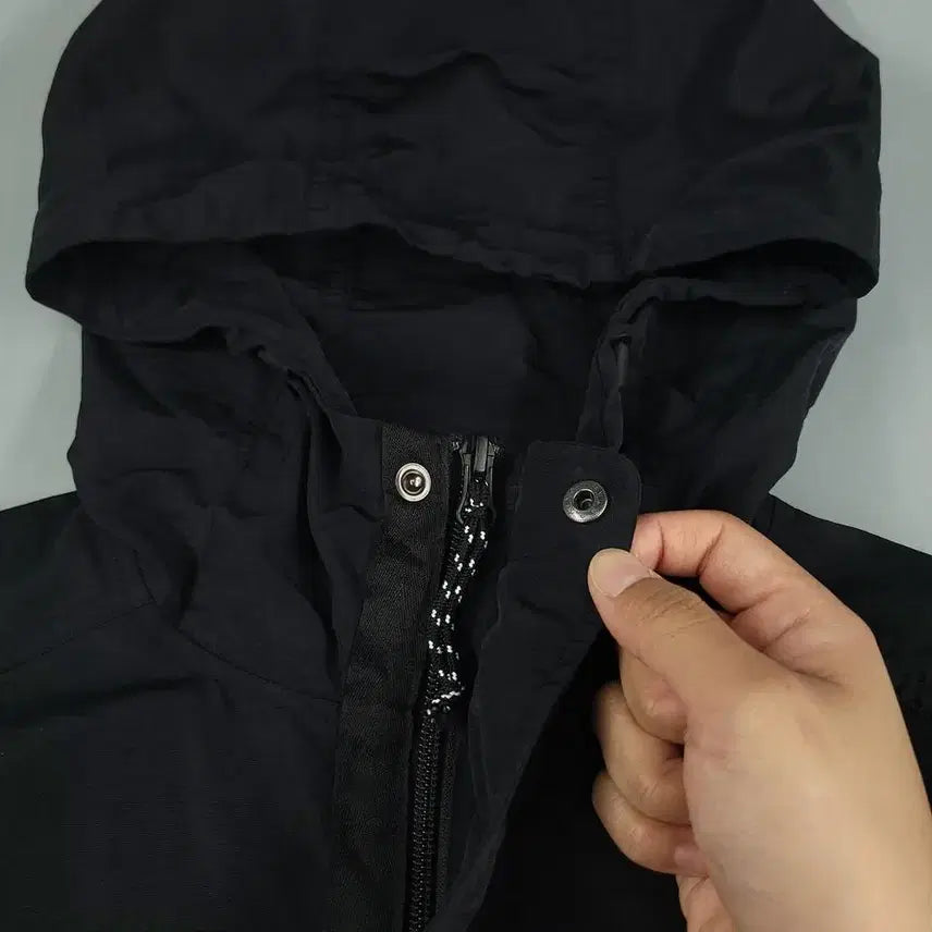 [SOLD OUT] 코닥 블랙 체스트로고 체스트포켓 캥거루포켓 암포켓 반집업 하프집업 히든지