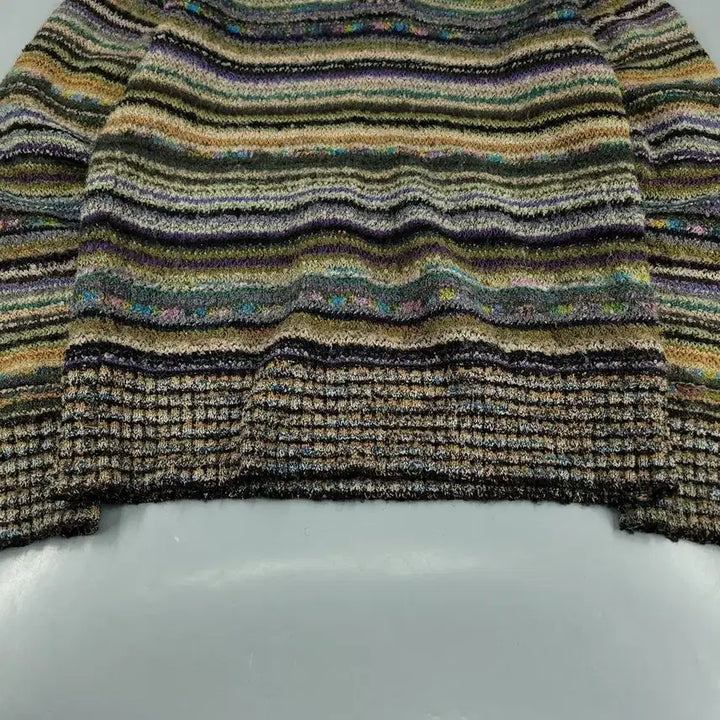 [BUNJANG] CANZONE Green Tone Multi-color Striped Ethnic Pattern Half Blouse / CANZONE 그린톤 멀티컬러 스트라이프패턴 에스닉패턴 히피 모리 하프버