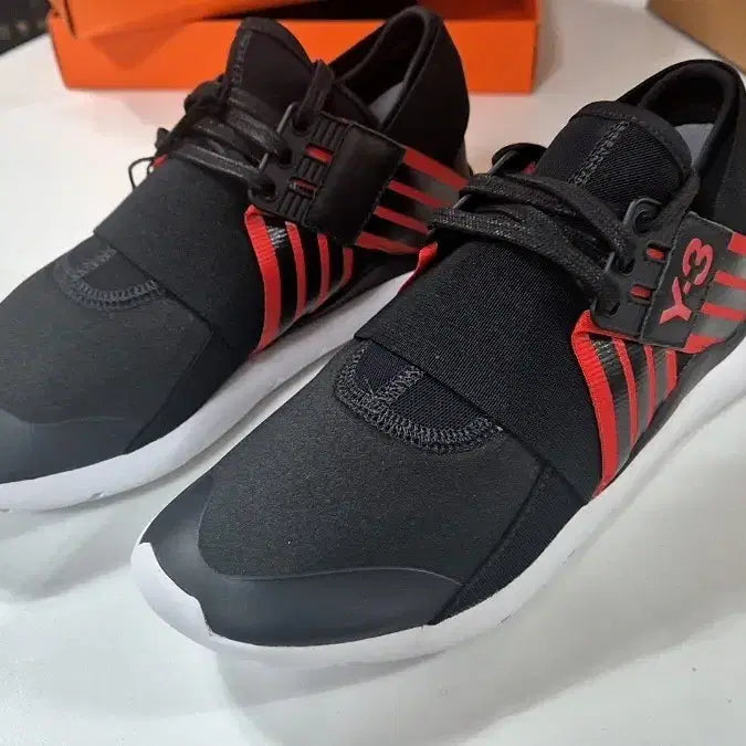 [BUNJANG] Y-3 Sneakers Black/Red / Y-3 운동화 블랙/레드 스니커즈