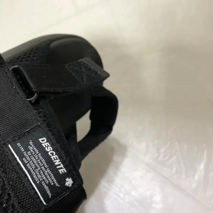 [SOLD OUT] 데상트 샌들 280MM@9929