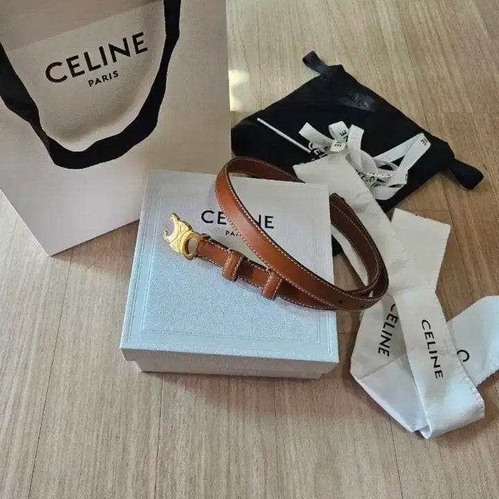 [BUNJANG] CELINE Small 18MM Triomphe Belt - Natural / **셀린느(CELINE)**의 스몰 18MM 트리옴프 벨트 - 내추럴