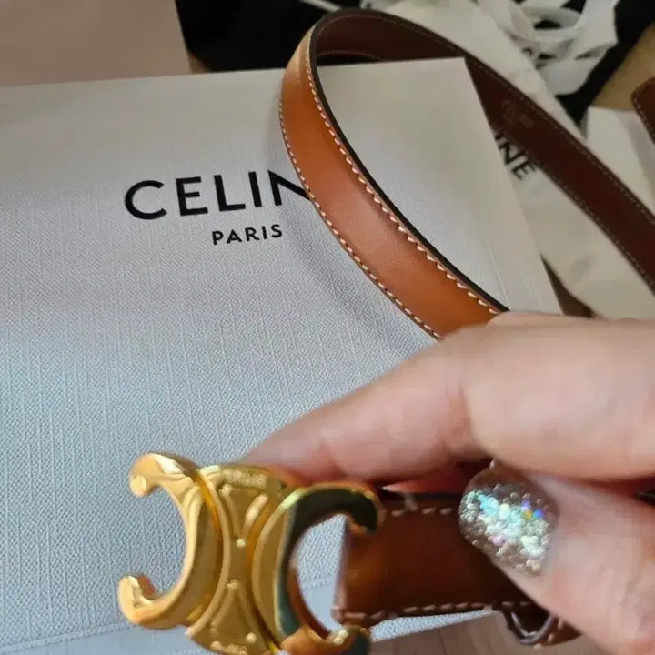 [BUNJANG] CELINE Small 18MM Triomphe Belt - Natural / **셀린느(CELINE)**의 스몰 18MM 트리옴프 벨트 - 내추럴