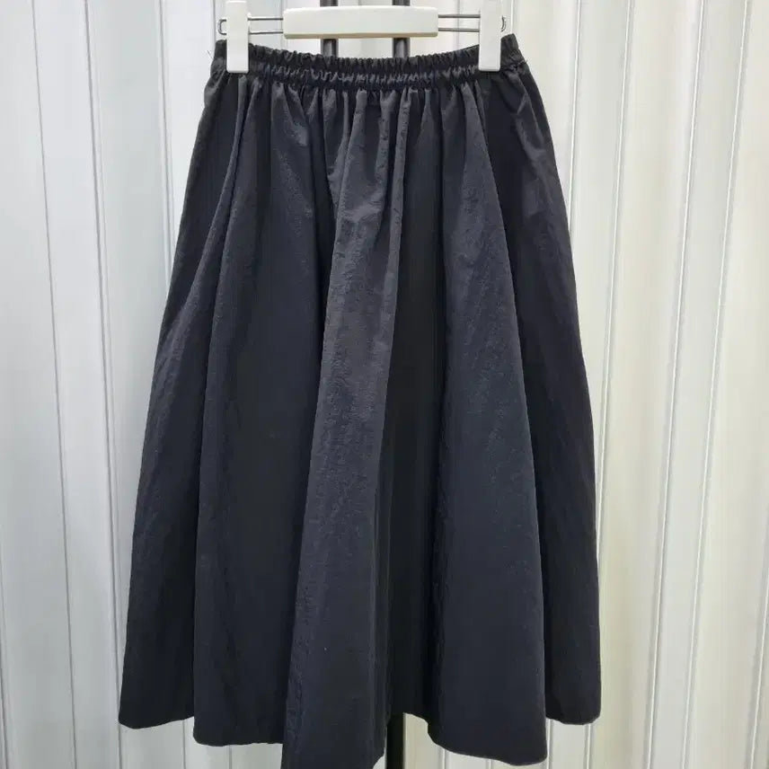 [SOLD OUT] 블랙 플레어 롱 스커트