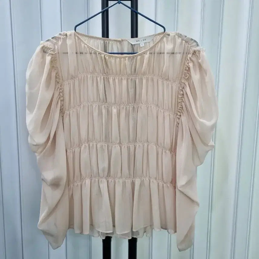 [BUNJANG] On&amp;On Shirred Blouse Beige / 온앤온 셔링 블라우스 베이지