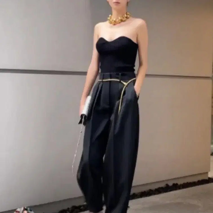 [SOLD OUT] Khaite 케이트 Lucy 코르셋탑 블랙 새상품 단종상품