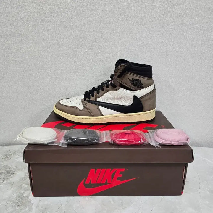 [BUNJANG] Nike Jordan Travis Scott Mocha High Sneakers / 나이키 조던 트래비스 스캇 모카 하이 265사이즈 판매