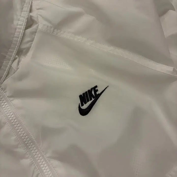 [BUNJANG] Nike Windrunner White Half-Zip Windbreaker Jacket / [XL] 나이키 윈드러너 화이트 바람막이 하프집업