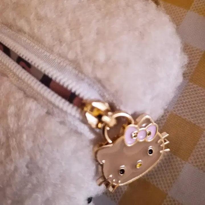 [BUNJANG] Sanrio Hello Kitty Pompom Coin Purse Keychain / 산리오 헬로키티 뽀글이 동전지갑 키링(새상품)