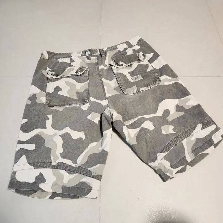 [BUNJANG] Armani Military Cargo Bermuda Shorts / 아르마니 밀리터리 카고 버뮤다 팬츠
